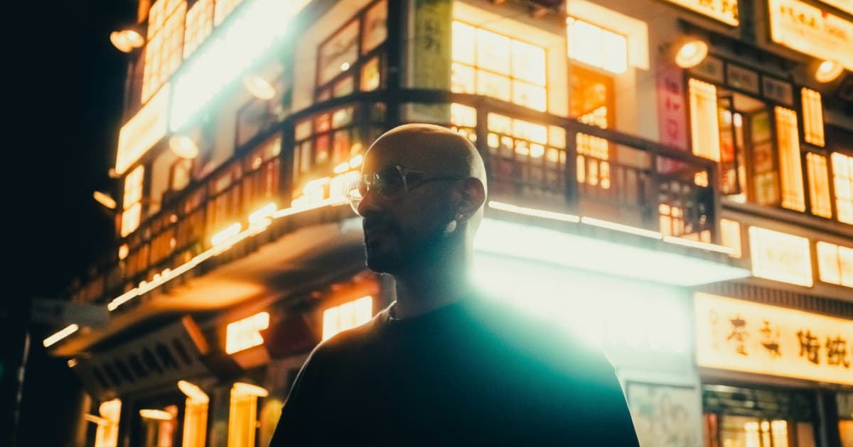 Wrong Steps Emphasizes Visual Storytelling Through Production Design in Crime Drama