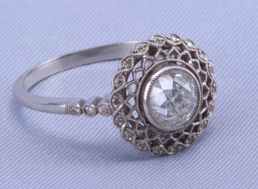 Antique Cut Diamonds Gain Popularity in 2024 Engagement Ring Trends
